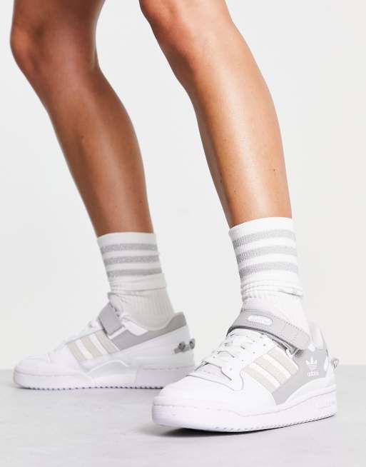 adidas Originals – Forum Low – Sneaker in Weiß und Grau