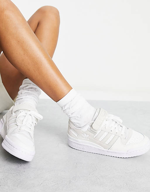 adidas Originals Forum low sneakers in off-white | ASOS