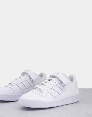 adidas Originals Forum Low sneakers in triple white