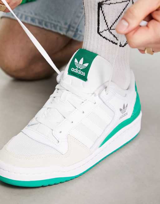 adidas Originals Forum Low sneakers in white and collegiate green