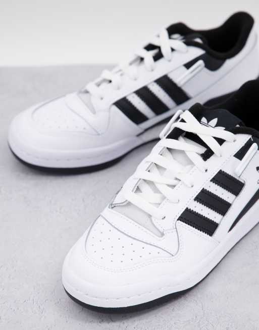 Black and white store low top adidas