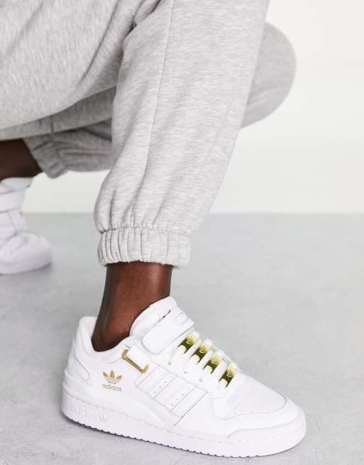 adidas Originals Forum Sneakers basse bianche con dettagli oro ASOS