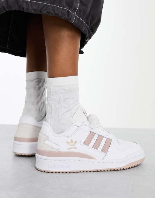 adidas Originals Forum Sneakers basse bianche e tortora ASOS