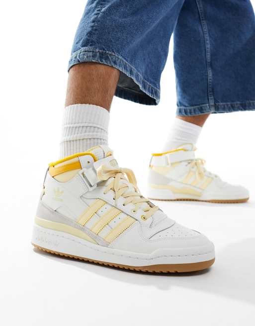 adidas Originals – Forum – Vita/gula, halvhöga sneakers