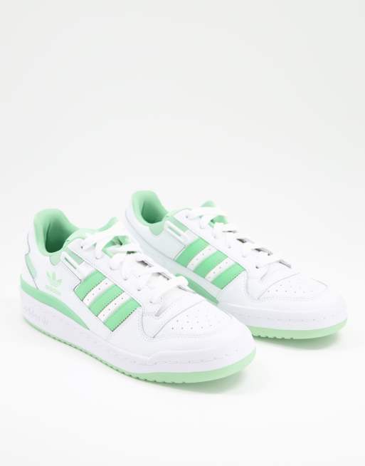 adidas Originals – Forum – Vita och gröna sneakers med låga skaft