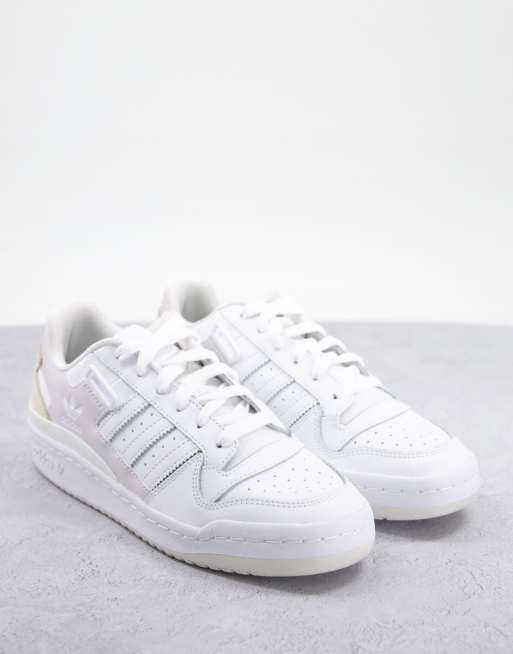 adidas Originals – Forum – Vita och regnbågsskimrande sneakers med låga skaft