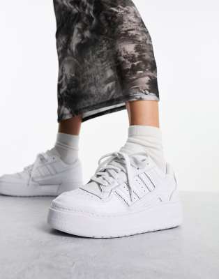 adidas Originals - Forum XLG - Sneaker in Triple-Weiß mit Plateausohle