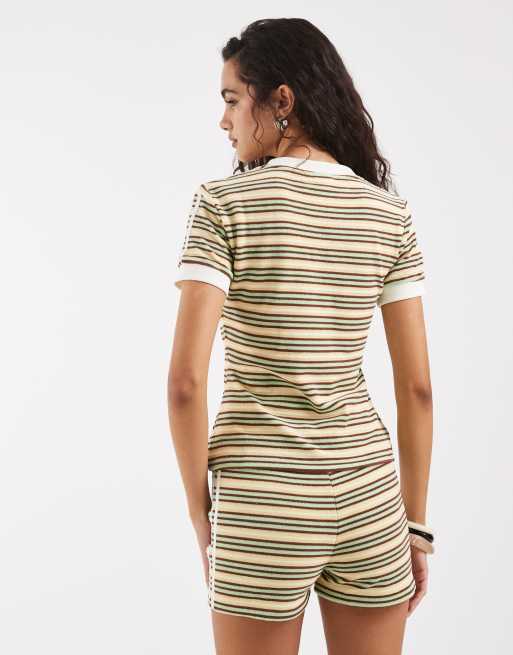 adidas Originals Frottee-Shorts mit grünen Streifen, 5 von 5
