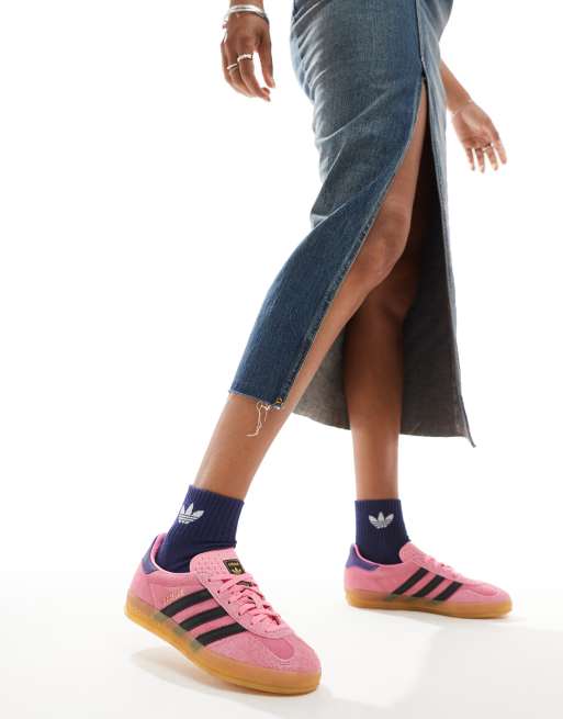 adidas Originals Gazelle Baskets d interieur avec semelle en caoutchouc Rose et noir
