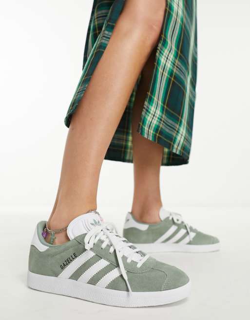 adidas Originals Gazelle Baskets Vert argent et blanc ASOS