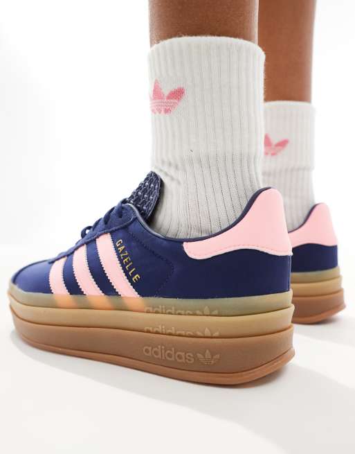 adidas Originals Gazelle Bold Baskets avec semelle en caoutchouc Bleu marine et rose