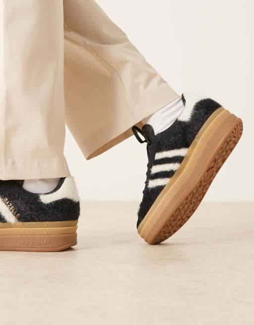 adidas Originals – Gazelle Bold – Sneaker mit flauschigem Obermaterial in Schwarz und Weiß, 5 von 5