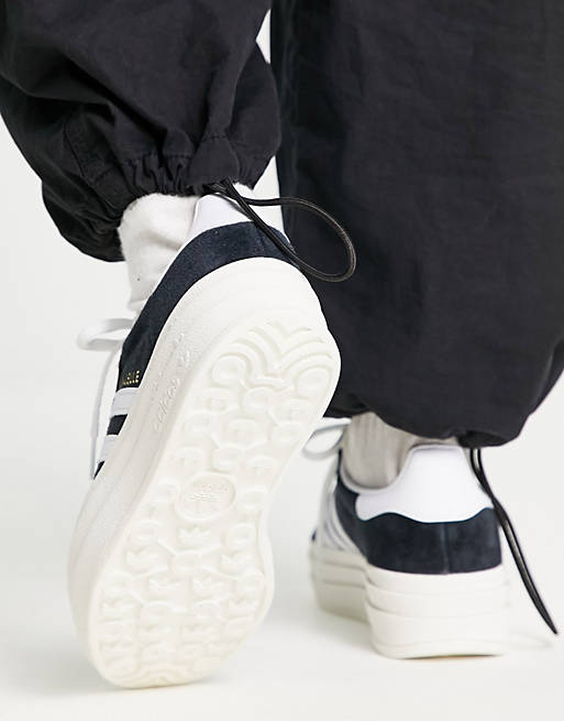 contaminación vulgar semiconductor adidas Originals Gazelle Bold sneakers in black/white | ASOS