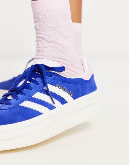 adidas Originals Gazelle - Bold - Sneakers met plateauzool in blauw en roze  | ASOS