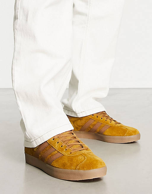 Reducción de precios Dónde Perceptivo adidas Originals Gazelle gum sole sneakers in beige | ASOS