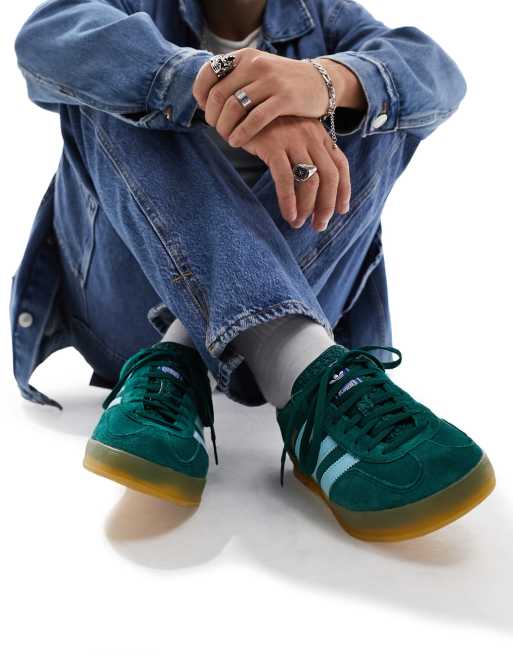 adidas Originals Gazelle Indoor Baskets avec semelle en caoutchouc Vert et bleu