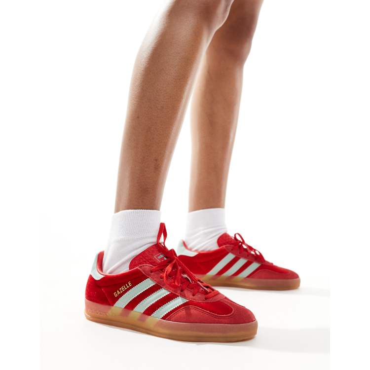 adidas Originals Gazelle Indoor Sneaker aus Samt in Rot und Blau