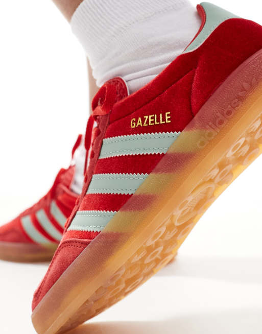 adidas Originals Gazelle Indoor Sneaker aus Samt in Rot und Blau