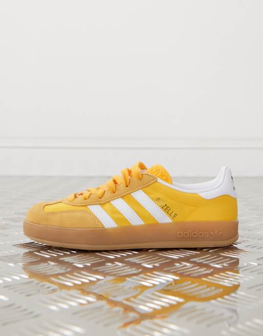 adidas Originals Gazelle Indoor Sneaker in Gelb und WeiB