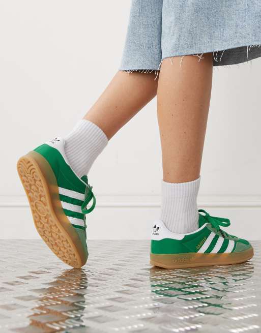 adidas Originals Gazelle Indoor Sneaker in Grun und WeiB