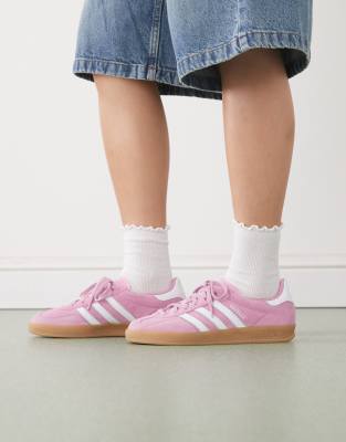 adidas Originals - Gazelle Indoor - Sneaker in Lila und Weiß