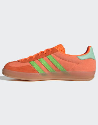 adidas Originals - Gazelle Indoor - Sneaker in Orange und Türkis-Blau