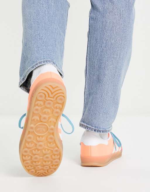 adidas Originals – Gazelle mit Gummisohle PEACH in Weiß – | Orange - ASOS und Sneaker Indoor