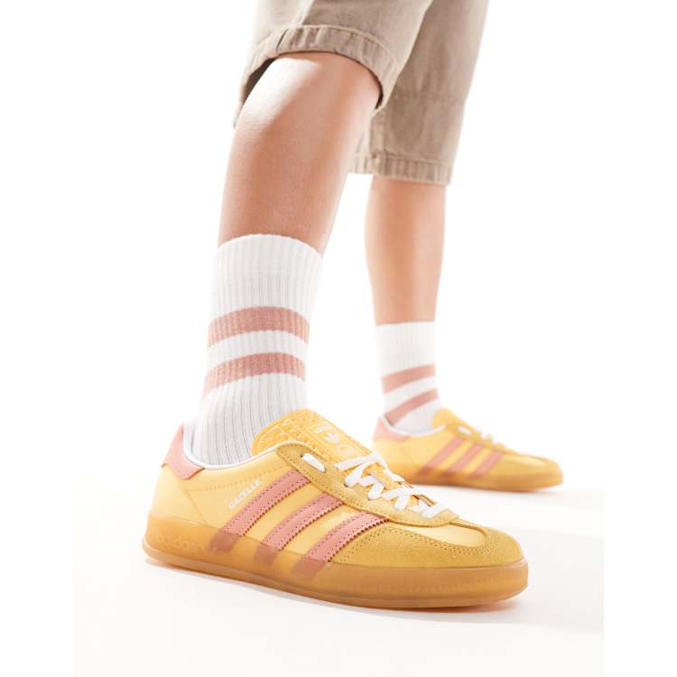 adidas Originals Gazelle Indoor Sneakers gialle e rosa con suola in gomma ASOS