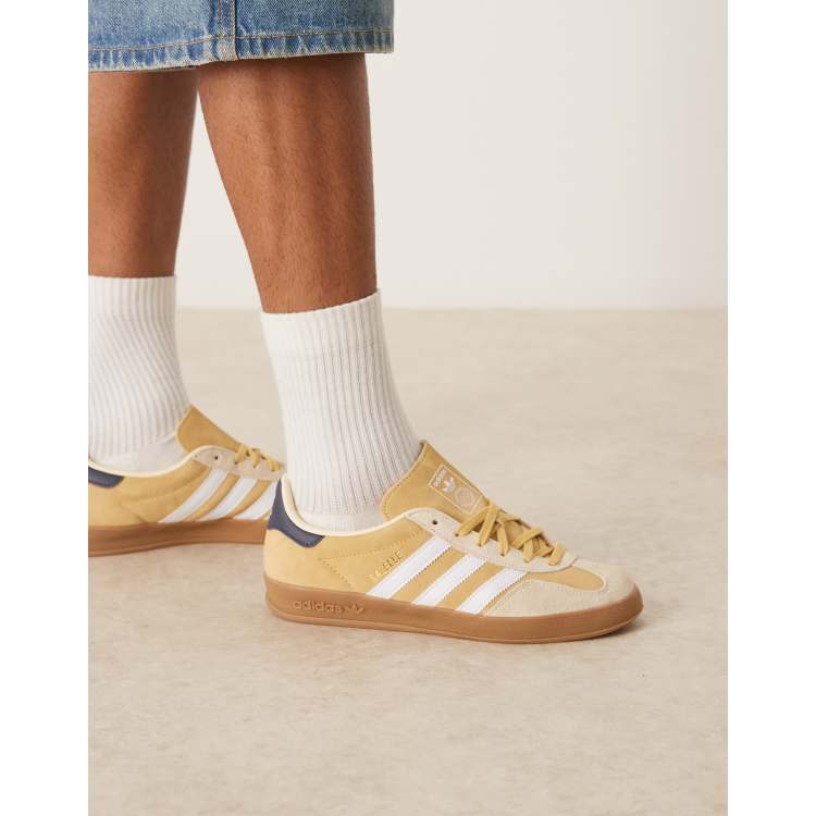 靴 adidas Originals Gazelle Indoor cream adidas Originals Gazelle Indoor sneakers in cream | ASOS