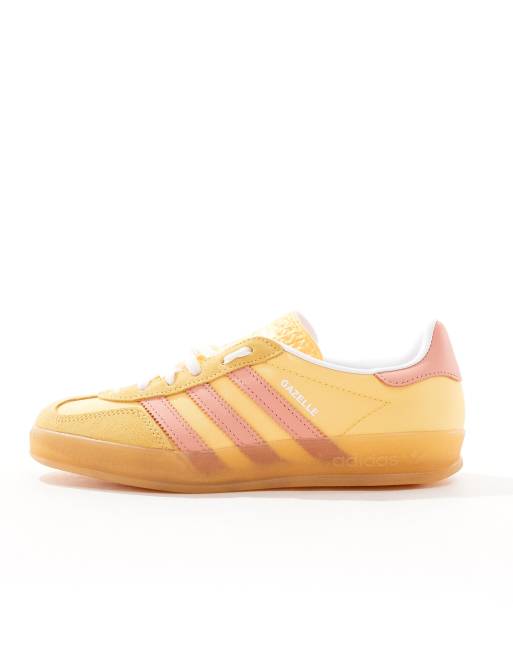 adidas Originals Gazelle Indoor Sneakers in geel en roze met