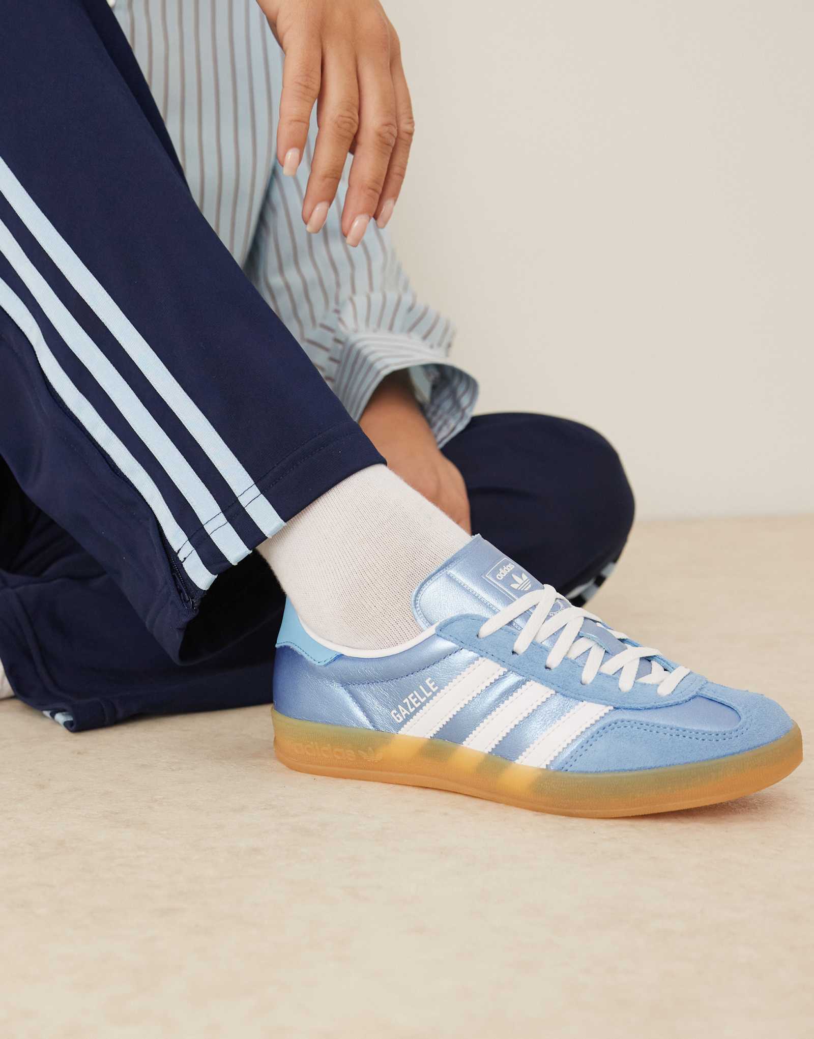 кроссовки adidas Originals Gazelle для помещений синего цвета металлик