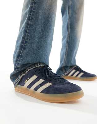 Gazelle Indoor sneakers with rubber sole in navy and beige