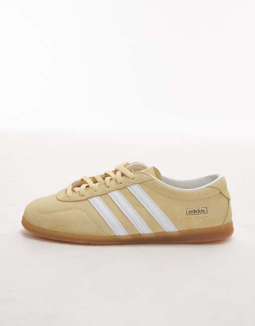 adidas Originals  Gazelle Lo Pro  Gula och vita sneakers | ASOS