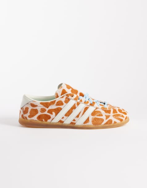 adidas Originals – Gazelle – Lo Pro – Sneaker mit Giraffenmuster und blauen Schnürsenkeln - view 1