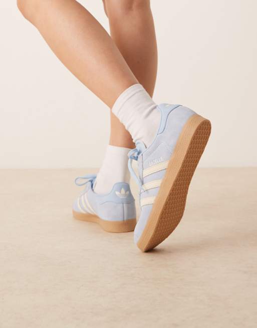 adidas Originals  Gazelle  Sneaker in Blau und Cremewei | ASOS