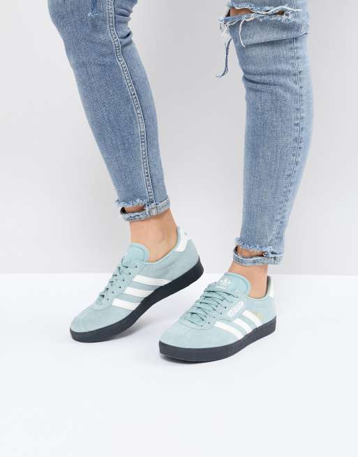 Baby blue clearance gazelles