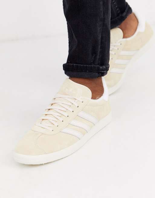 Adidas originals gazelle trainers in off white sale