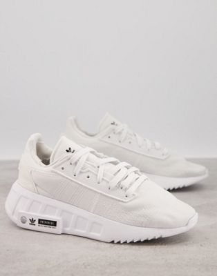 adidas Originals Geodiver sneakers in triple white | ASOS