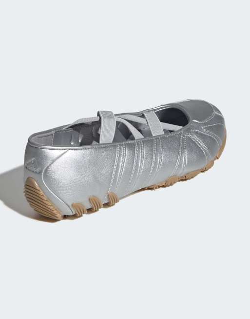 adidas Originals Ghost Sprint Ballerinas in Silber-Metallic mit Gummisohle, 3 von 4