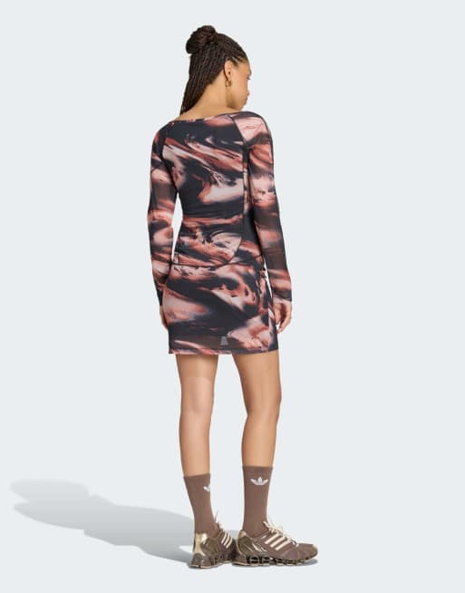 adidas Originals Grafik-Minikleid in Vermillion / Crystal Linen, 2 von 4