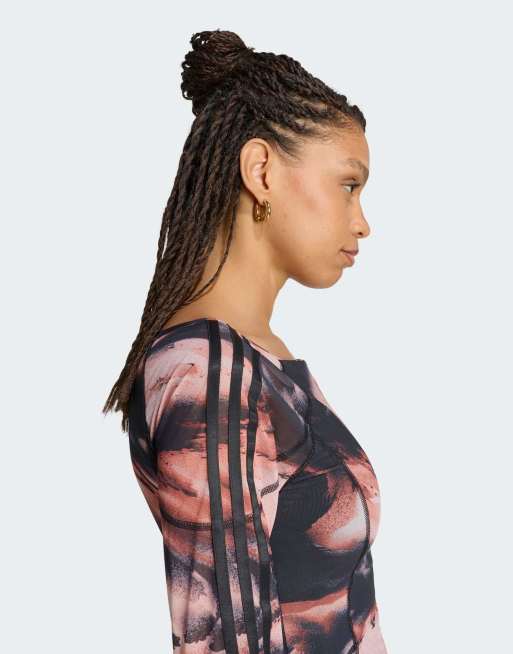 adidas Originals Grafik-Minikleid in Vermillion / Crystal Linen, 3 von 4