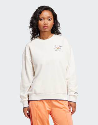 adidas Originals Graphic adidas sports sweatshirt in cloud white