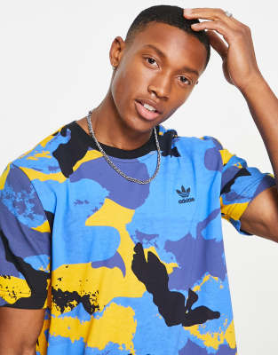 Min zoon Is aan het huilen adidas Originals Graphics all over camo print T-shirt in collegiate gold |  ASOS