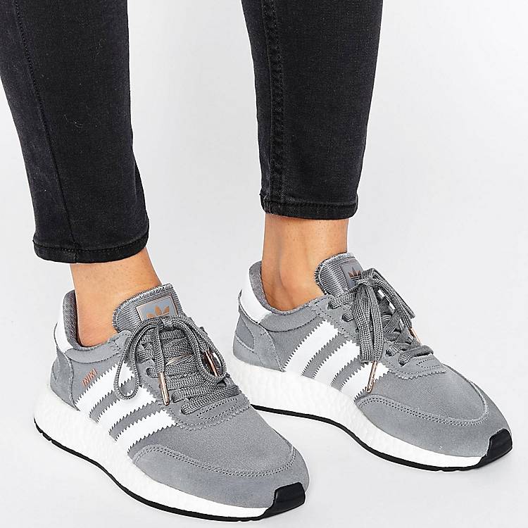 Rápido FALSO Egomanía adidas Originals Gray Iniki Sneakers | ASOS