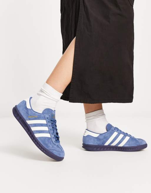 靴Hamburg trainers in blue with gum sole