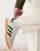 Thumbnail 1 van 5