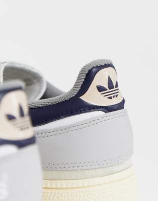 chaussure montante handball