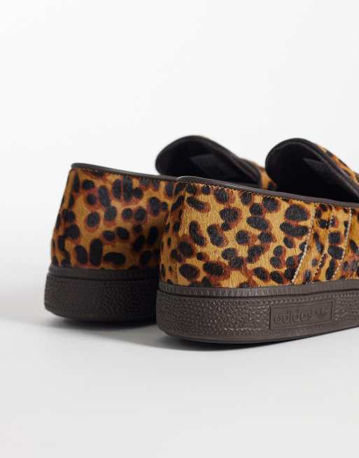 adidas Originals – Handball – Loafer mit Leopardenmuster , 2 von 5