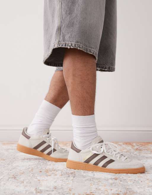 adidas Originals Handball Spezial Baskets a semelle en caoutchouc Creme et marron