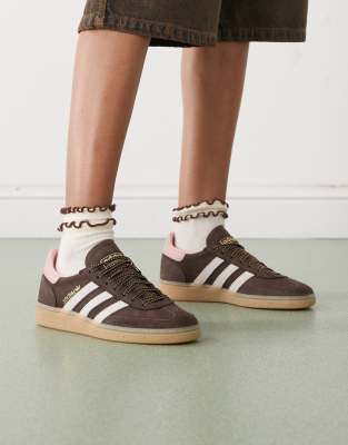 adidas Originals - Handball Spezial - Baskets avec semelle en caoutchouc - Marron foncé et rose-Multicolore